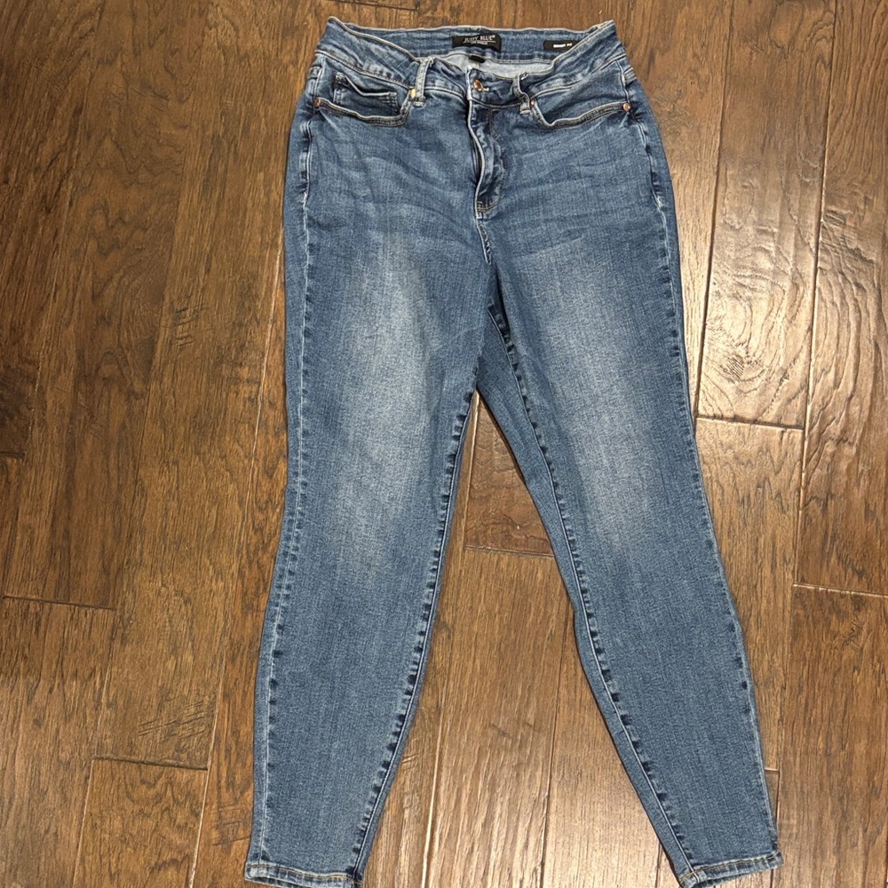 Judy Blue Light Wash Skinny Jeans